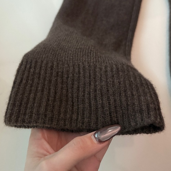 Quince Structured Cardigan - Picture 13 of 13